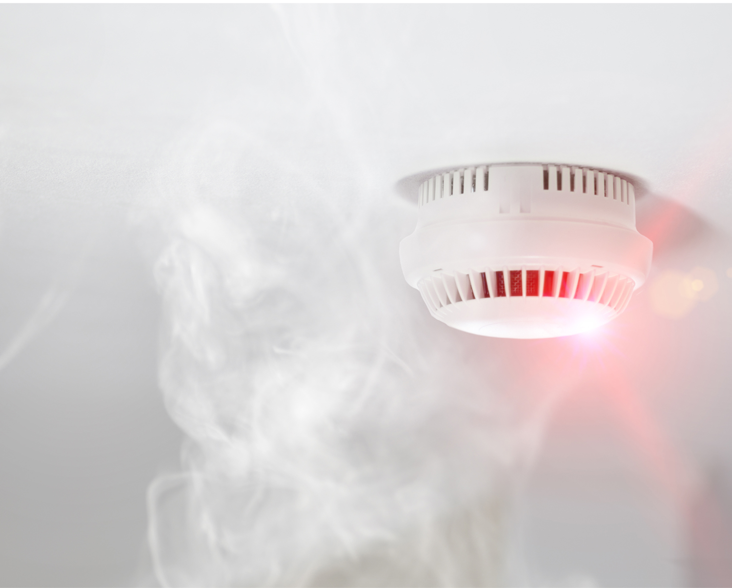 Smoke detector with wafting smoke